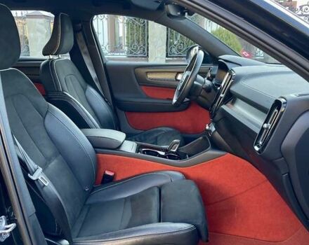 Черный Вольво XC40, объемом двигателя 0 л и пробегом 77 тыс. км за 28800 $, фото 32 на Automoto.ua