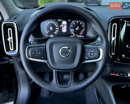 Черный Вольво XC40, объемом двигателя 2 л и пробегом 17 тыс. км за 21900 $, фото 28 на Automoto.ua