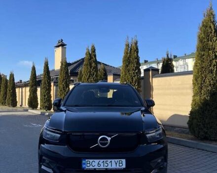 Черный Вольво XC40, объемом двигателя 0 л и пробегом 77 тыс. км за 28800 $, фото 1 на Automoto.ua