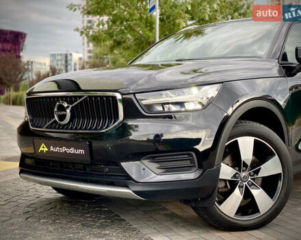 Черный Вольво XC40, объемом двигателя 1.97 л и пробегом 73 тыс. км за 24500 $, фото 2 на Automoto.ua