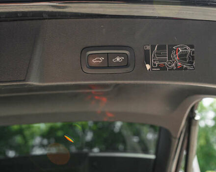 Черный Вольво XC40, объемом двигателя 1.97 л и пробегом 235 тыс. км за 24390 $, фото 36 на Automoto.ua