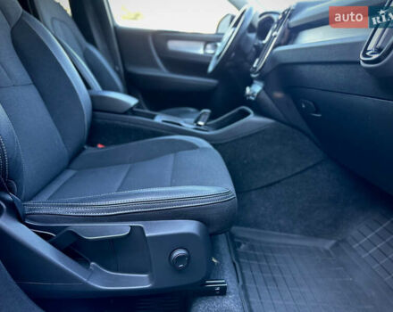 Черный Вольво XC40, объемом двигателя 1.97 л и пробегом 143 тыс. км за 19000 $, фото 22 на Automoto.ua