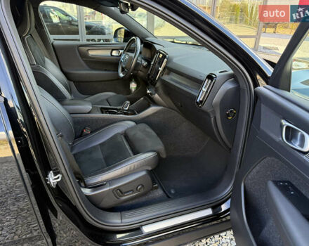 Черный Вольво XC40, объемом двигателя 0 л и пробегом 140 тыс. км за 24300 $, фото 57 на Automoto.ua