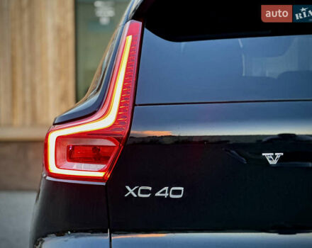 Черный Вольво XC40, объемом двигателя 1.97 л и пробегом 143 тыс. км за 19999 $, фото 10 на Automoto.ua