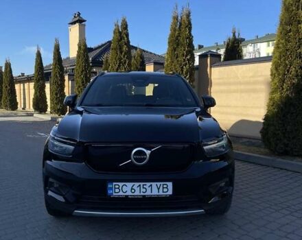 Черный Вольво XC40, объемом двигателя 0 л и пробегом 77 тыс. км за 28800 $, фото 2 на Automoto.ua