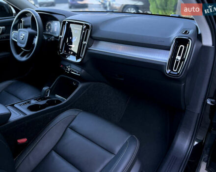 Черный Вольво XC40, объемом двигателя 2 л и пробегом 17 тыс. км за 21900 $, фото 27 на Automoto.ua