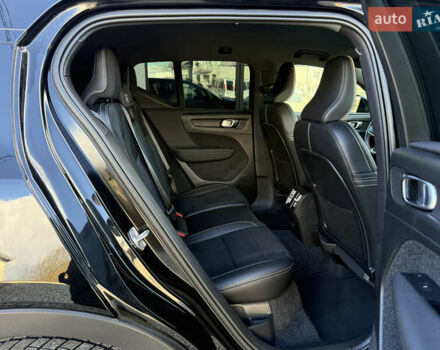 Черный Вольво XC40, объемом двигателя 0 л и пробегом 140 тыс. км за 24300 $, фото 51 на Automoto.ua