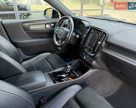 Черный Вольво XC40, объемом двигателя 0 л и пробегом 140 тыс. км за 24300 $, фото 61 на Automoto.ua