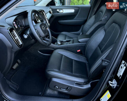Черный Вольво XC40, объемом двигателя 2 л и пробегом 17 тыс. км за 21900 $, фото 6 на Automoto.ua