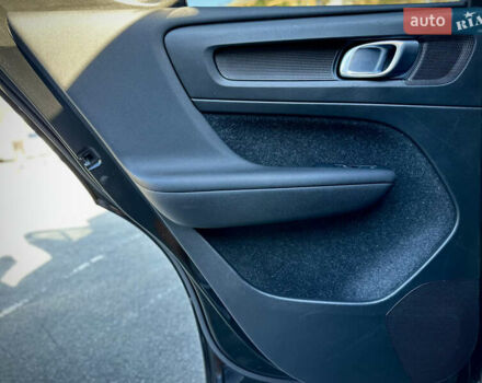 Черный Вольво XC40, объемом двигателя 1.97 л и пробегом 143 тыс. км за 20500 $, фото 17 на Automoto.ua