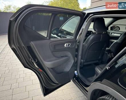 Черный Вольво XC40, объемом двигателя 0 л и пробегом 136 тыс. км за 24900 $, фото 18 на Automoto.ua