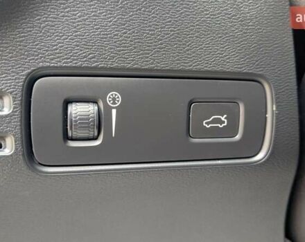Черный Вольво XC40, объемом двигателя 1.97 л и пробегом 233 тыс. км за 26100 $, фото 65 на Automoto.ua