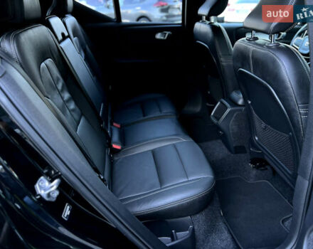 Черный Вольво XC40, объемом двигателя 2 л и пробегом 17 тыс. км за 21900 $, фото 25 на Automoto.ua