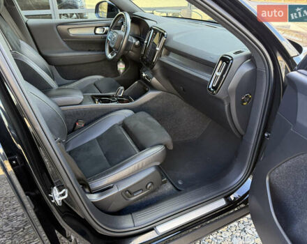 Черный Вольво XC40, объемом двигателя 0 л и пробегом 140 тыс. км за 24300 $, фото 59 на Automoto.ua