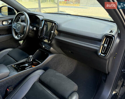 Черный Вольво XC40, объемом двигателя 0 л и пробегом 140 тыс. км за 24300 $, фото 60 на Automoto.ua
