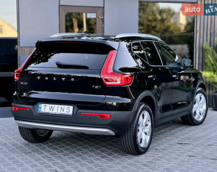 Черный Вольво XC40, объемом двигателя 2 л и пробегом 17 тыс. км за 21900 $, фото 3 на Automoto.ua