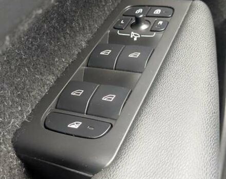 Черный Вольво XC40, объемом двигателя 1.97 л и пробегом 233 тыс. км за 26100 $, фото 38 на Automoto.ua