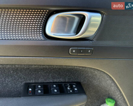 Черный Вольво XC40, объемом двигателя 0 л и пробегом 140 тыс. км за 24300 $, фото 68 на Automoto.ua