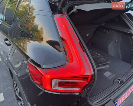 Черный Вольво XC40, объемом двигателя 0 л и пробегом 73 тыс. км за 26500 $, фото 66 на Automoto.ua