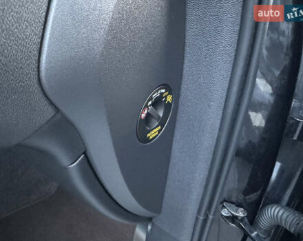 Черный Вольво XC40, объемом двигателя 0 л и пробегом 73 тыс. км за 26500 $, фото 80 на Automoto.ua
