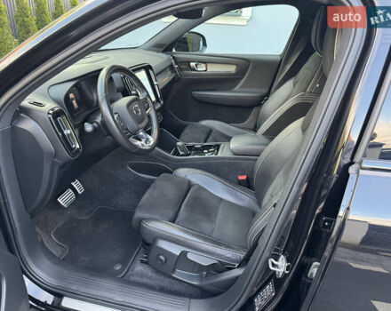 Черный Вольво XC40, объемом двигателя 0 л и пробегом 73 тыс. км за 26500 $, фото 31 на Automoto.ua