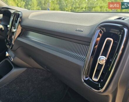Чорний Вольво XC40, об'ємом двигуна 0 л та пробігом 110 тис. км за 26999 $, фото 68 на Automoto.ua