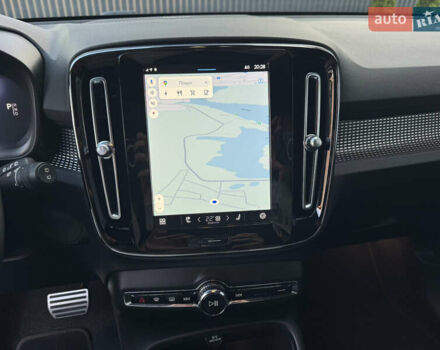 Черный Вольво XC40, объемом двигателя 0 л и пробегом 73 тыс. км за 26500 $, фото 41 на Automoto.ua