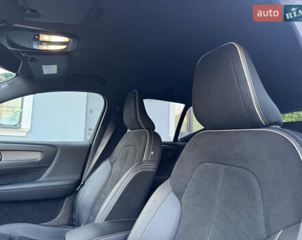 Черный Вольво XC40, объемом двигателя 0 л и пробегом 73 тыс. км за 26500 $, фото 57 на Automoto.ua