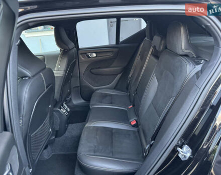 Черный Вольво XC40, объемом двигателя 0 л и пробегом 73 тыс. км за 26500 $, фото 60 на Automoto.ua