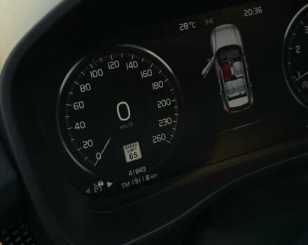 Чорний Вольво XC40, об'ємом двигуна 1.97 л та пробігом 41 тис. км за 29300 $, фото 5 на Automoto.ua
