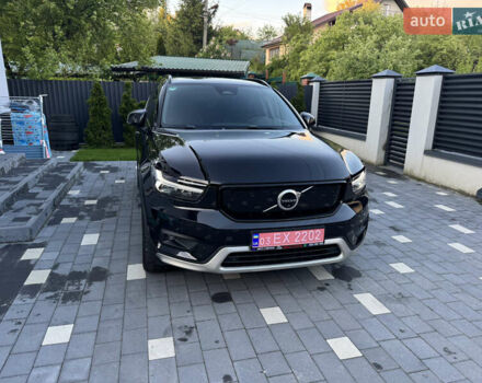 Черный Вольво XC40, объемом двигателя 0 л и пробегом 73 тыс. км за 26500 $, фото 2 на Automoto.ua