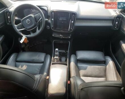 Чорний Вольво XC40, об'ємом двигуна 1.97 л та пробігом 117 тис. км за 7900 $, фото 7 на Automoto.ua