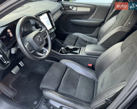 Черный Вольво XC40, объемом двигателя 0 л и пробегом 73 тыс. км за 26500 $, фото 32 на Automoto.ua