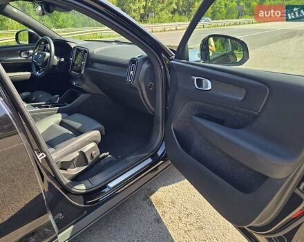 Чорний Вольво XC40, об'ємом двигуна 0 л та пробігом 110 тис. км за 26999 $, фото 61 на Automoto.ua