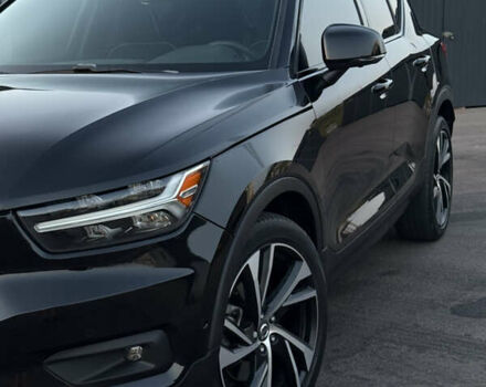Чорний Вольво XC40, об'ємом двигуна 1.97 л та пробігом 41 тис. км за 29300 $, фото 2 на Automoto.ua