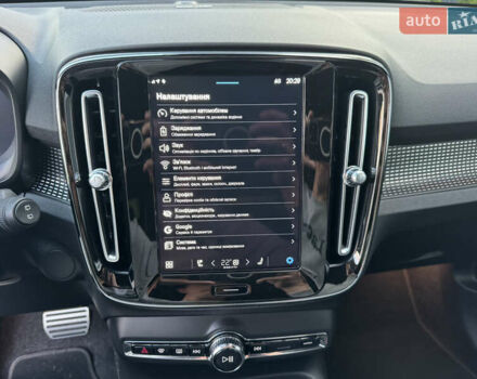 Черный Вольво XC40, объемом двигателя 0 л и пробегом 73 тыс. км за 26500 $, фото 45 на Automoto.ua