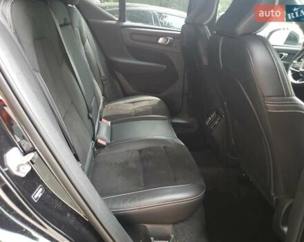 Черный Вольво XC40, объемом двигателя 1.97 л и пробегом 96 тыс. км за 9400 $, фото 10 на Automoto.ua