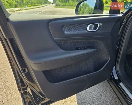 Чорний Вольво XC40, об'ємом двигуна 0 л та пробігом 110 тис. км за 26999 $, фото 36 на Automoto.ua