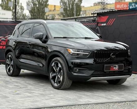 Черный Вольво XC40, объемом двигателя 1.97 л и пробегом 44 тыс. км за 25900 $, фото 1 на Automoto.ua