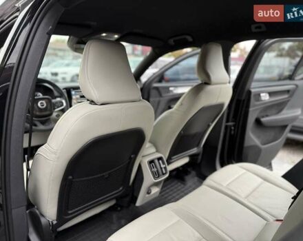 Черный Вольво XC40, объемом двигателя 1.97 л и пробегом 44 тыс. км за 25900 $, фото 24 на Automoto.ua