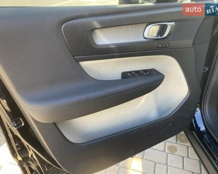 Вольво XC40 2022 в Одессе на Automoto.ua Черный Вольво XC40, объемом двигателя 1.97 л и пробегом 18 тыс. км за 34900 $, фото 30 на Automoto.ua