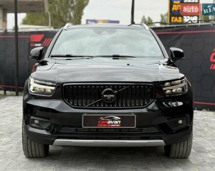 Черный Вольво XC40, объемом двигателя 1.97 л и пробегом 44 тыс. км за 25900 $, фото 2 на Automoto.ua