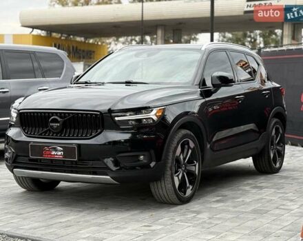 Черный Вольво XC40, объемом двигателя 1.97 л и пробегом 44 тыс. км за 25900 $, фото 4 на Automoto.ua