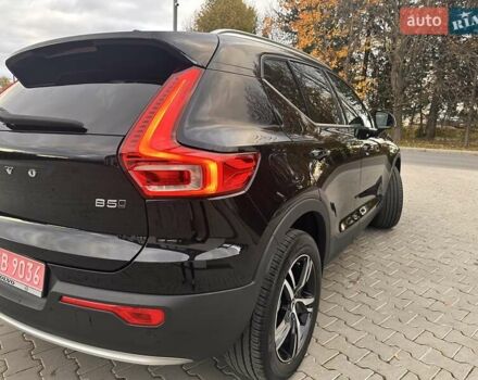 Черный Вольво XC40, объемом двигателя 1.97 л и пробегом 15 тыс. км за 28500 $, фото 2 на Automoto.ua
