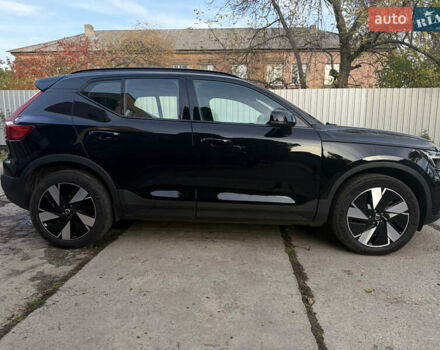 Черный Вольво XC40, объемом двигателя 0 л и пробегом 16 тыс. км за 28700 $, фото 2 на Automoto.ua