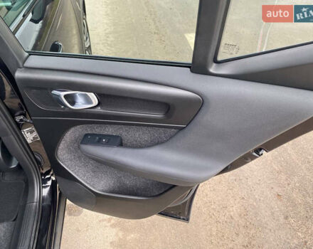 Черный Вольво XC40, объемом двигателя 1.48 л и пробегом 89 тыс. км за 35000 $, фото 46 на Automoto.ua