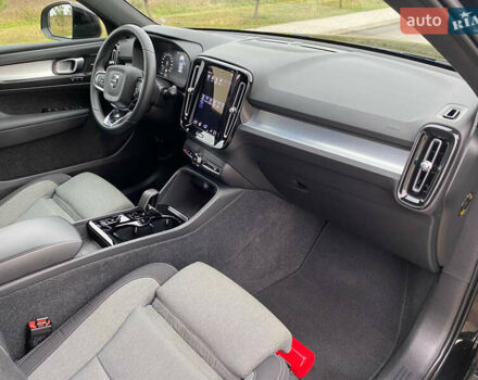 Черный Вольво XC40, объемом двигателя 1.48 л и пробегом 89 тыс. км за 35000 $, фото 40 на Automoto.ua