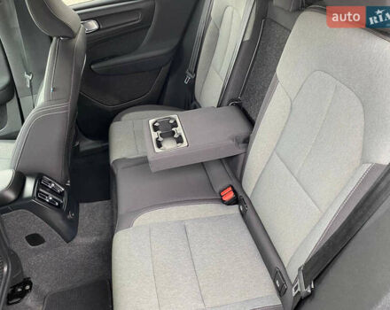 Черный Вольво XC40, объемом двигателя 1.48 л и пробегом 89 тыс. км за 35000 $, фото 48 на Automoto.ua