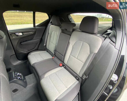 Черный Вольво XC40, объемом двигателя 1.48 л и пробегом 89 тыс. км за 35000 $, фото 45 на Automoto.ua