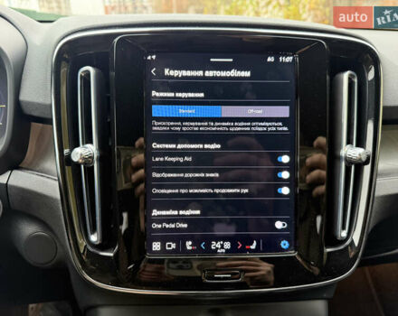 Черный Вольво XC40, объемом двигателя 0 л и пробегом 28 тыс. км за 27500 $, фото 50 на Automoto.ua